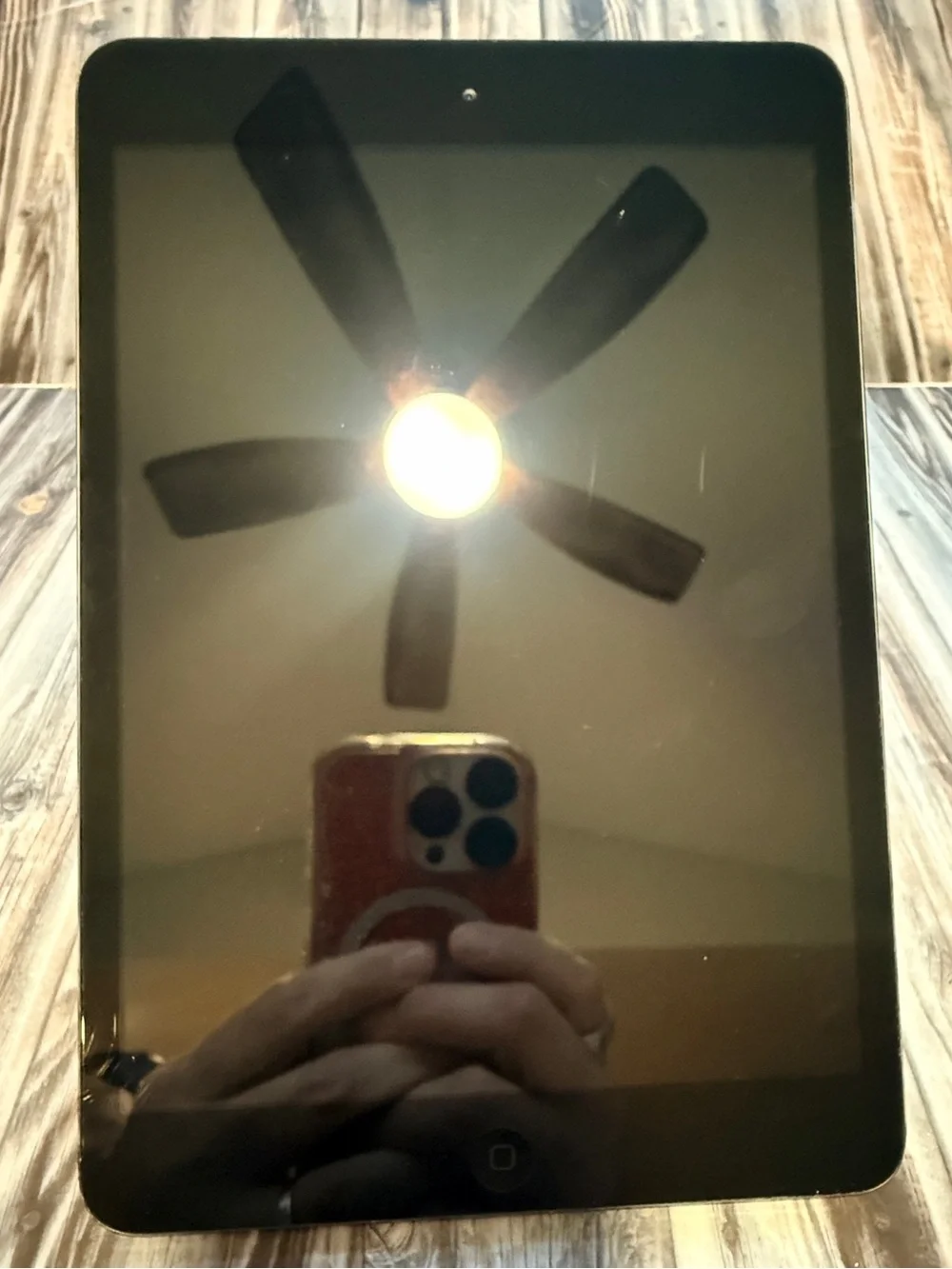 Apple iPad mini 4 in space gray 128gb